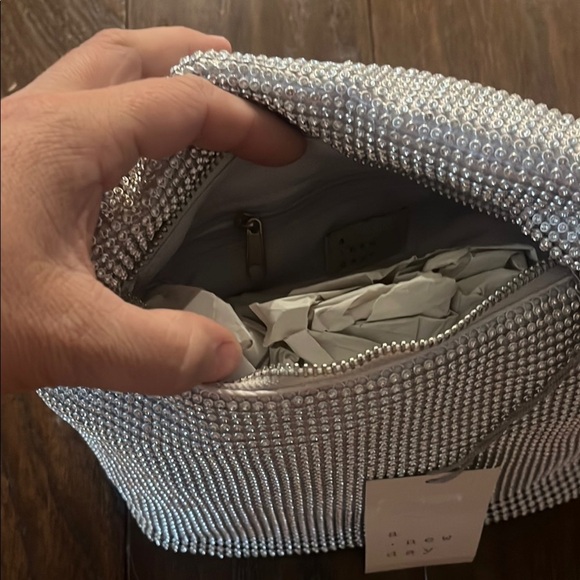 Rhinestone Sparkling Silver Handbag NWT - Picture 4 of 4